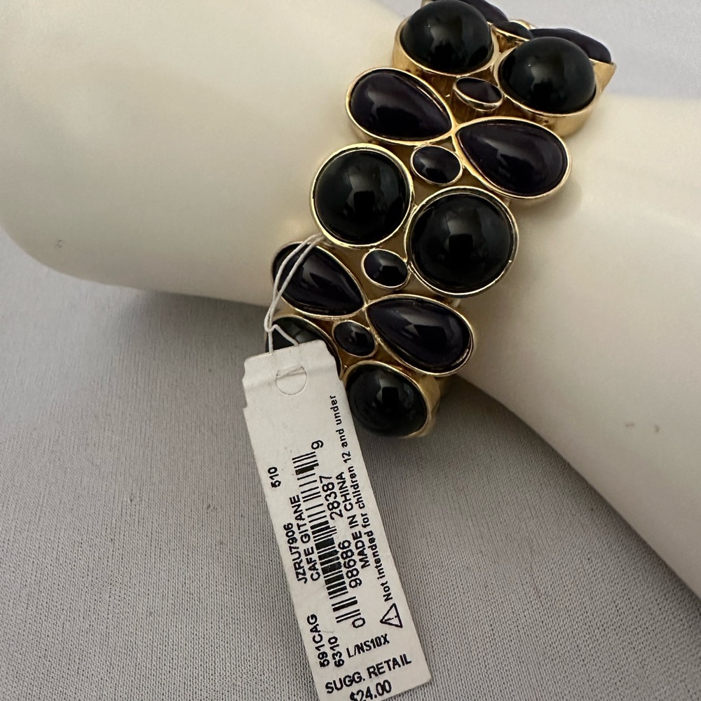 Liz Claiborne stretch bracelet with black acrylic in gold tone setting - Picture 2 of 5